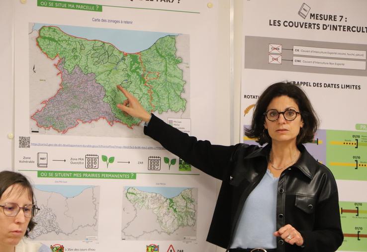 "Avec le PAR7, nous sommes dans la continuité du PAR6. L'idée, c'est de savoir quelle est la bonne dose, au bon moment et au bon endroit", remarque Héloïse Deffobis, directrice adjointe de la DDTM, expliquant le zonage.