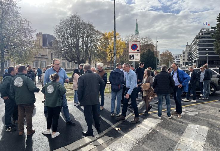 Les trois départements bas-normands se sont réunis à Caen pour faire entendre leur voix. Une délégation a été reçue par le préfet du Calvados.