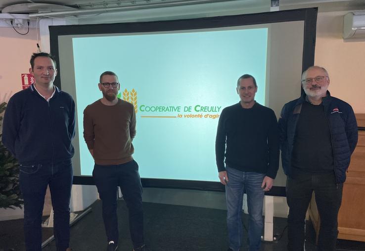 Olivier Veron, responsable nutrition animale à la coopérative de Creully ; Silvère Gelineau, ingénieur agronomie et productions fourragères à la ferme expérimentale de la Jaillère (44) ; Julien Greffier, chef produit fourragères chez Limagrain ; Erik Sulmont, responsable grands comptes ruminant chez Lallemand.