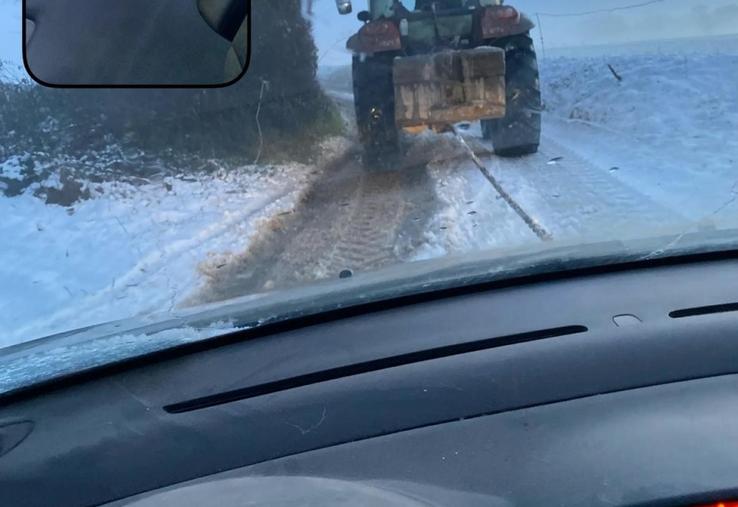 À Domjean, l'agriculteur a pu remettre sur route les automobilistes.