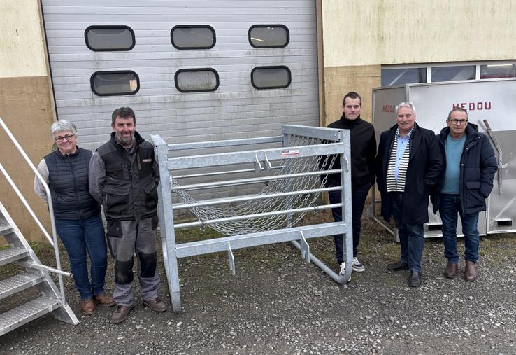 Le râtelier anti-pendaison, confectionné par l'entreprise Hédou de Juvigny-le-Tertre, mis en jeu par le GDS de la Manche, a été remporté par Benjamin Legigan, éleveur allaitant à Brectouville.