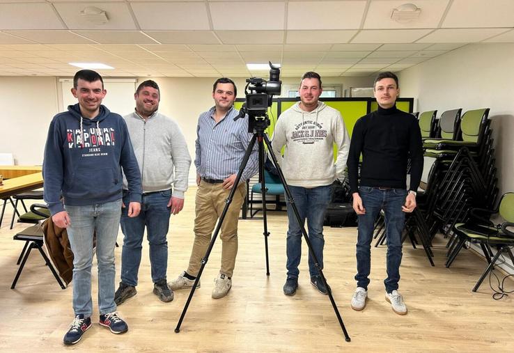 Tony Auvray, Benjamin Quertinmont, Nicolas Langin Romain Auvray et Valentin Flajolet (de gauche à droite), éleveurs du syndicat de race Limousin du Calvados, ont participé à une formation "prise de parole", mardi 17 février.