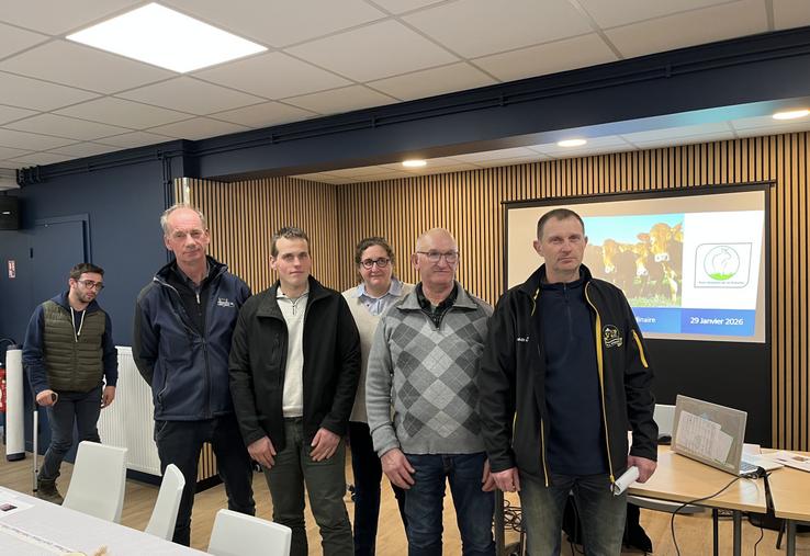 Les trois présidents des syndicats de races allaitantes de la Manche, Benjamin Legigan, jeune éleveur de Limousines et Clémence Vincent, conseillère à la Chambre d'agriculture.