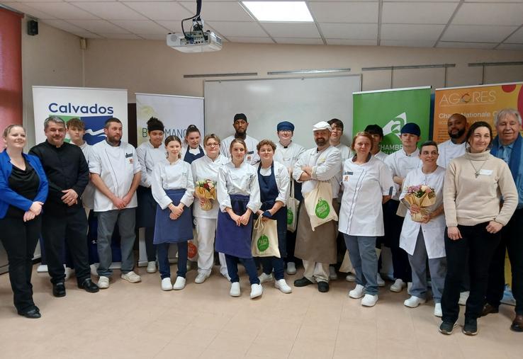 Le challenge Bien Manger Normandie a réuni des chef(fe) s et étudiants, mercredi 11 février, au lycée Jean Jooris à Dives-sur-Mer. Huit binômes, soit seize participants au total, ont œuvré à l'élaboration de la fameuse recette avec des ingrédients imposés.
