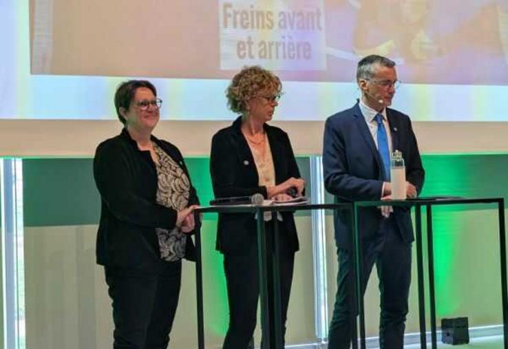 Denis Calipel, président de la Fédération de Groupama Manche, aux côtés de Brigitte Hurault et Stéphanie Tapin.