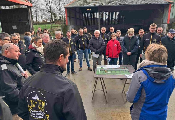 L'assemblée générale des éleveurs Blonde d'Aquitaine de la Manche a eu lieu chez Vanessa et Arnaud Pottier de Sourdeval, avec une intervention de la MSA sur l'aide octroyée pour des parcs de contention.
