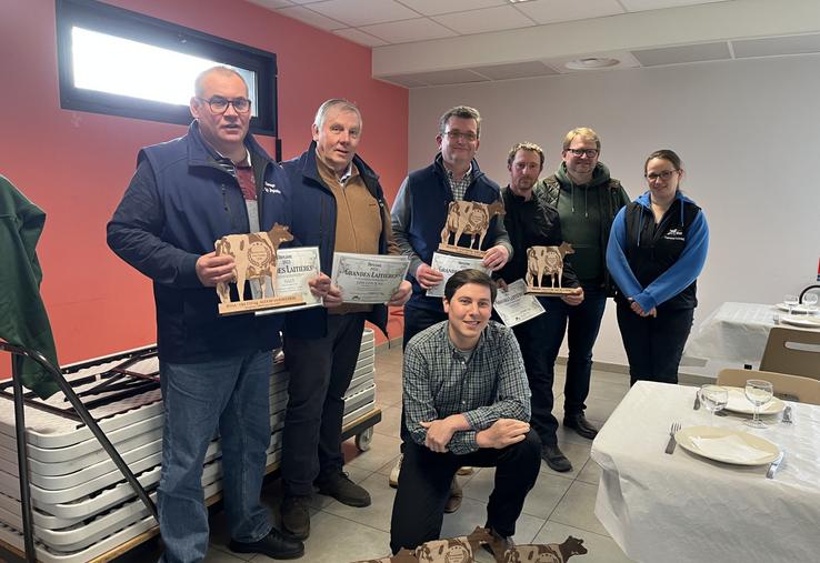 Elvup a remis les trophées des vaches à plus de 100 000 litres.