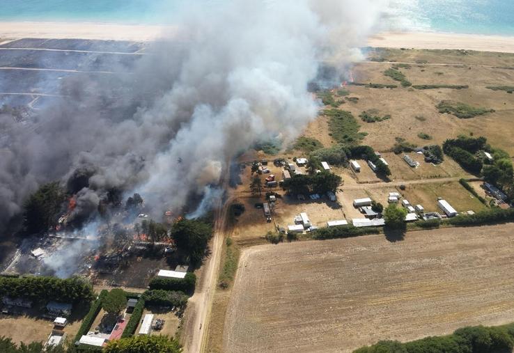 À Port-Bail-sur-Mer, ce sont 21 ha qui ont été ravagés par les flammes le 12 juillet. Plus de 80 sapeurs-pompiers ont été mobilisés et des agriculteurs.