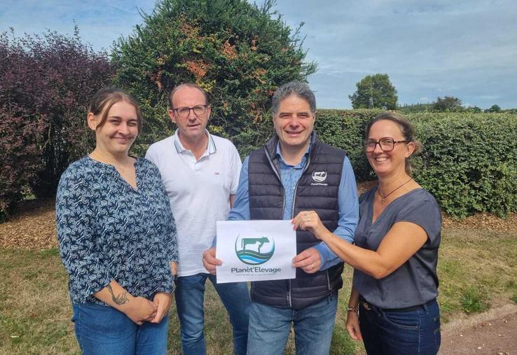Nadège Mahé et Thierry Hulmer, vice-présidente et président de Planèt'élevage, organisent la prochaine édition du pôle élevage de la foire de Lessay avec, entre autres, Pauline Hery, Olivier Pibouin, respectueusement animateurs d'associations de races ovines et Normande.