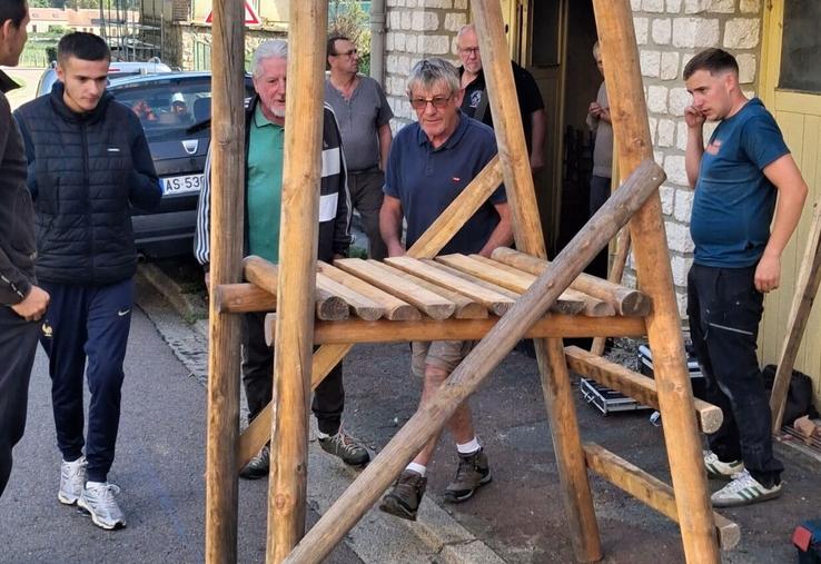 L'amicale a installé ce type de mirador pour la sécurité des chasseurs.