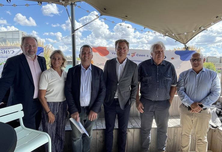 "Nous allons augmenter la population caennaise le temps d'une journée", garantit Clément Lebrun, président de de Vachement Caen (3e en partant de la gauche), au côté de Jean-Yves Heurtin (Chambres), Stéphanie Guillou (Mairie de Caen), Aristide Olivier (Mairie), Bruno François (Conseil départemental) et Marc Millet (Région).
