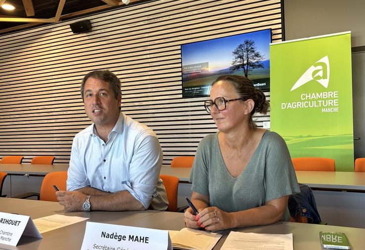 À la Chambre d'agriculture de la Manche, François Rihouet, président et Nadège Mahé, secrétaire générale, restent en mode projet face à la sécheresse.