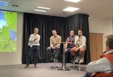 Florian Lemasson (à droite) est technicien cultures à la Coopérative linière du nord de Caen. Il est intervenu à la réunion hivernale de l'AGPL en décembre 2025.