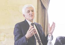 "Le seul dossier que je veux bien continuer de regarder, c'est la RN 12, car le sud de l'Eure et l'Orne ", dit Hervé Morin
