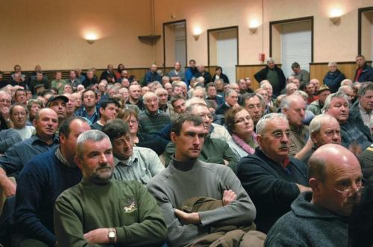 Plus de 350 éleveurs étaient présents pour cette assemblée extraordinaire.