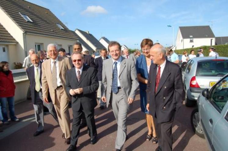 Inauguration de la foire par Claude Tarin, maire de Lessay, Jean-Louis Fargeas, Préfet et Claude Halbecq (conseil général).