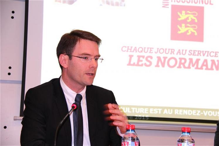 Nicolas Mayer-Rossignol Liste "Au service de tous les Normands" "Oui on aura un accord électoral avec les Verts qui ira au-delà de la question agricole. La performance est économique mais aussi sociale et environnementa