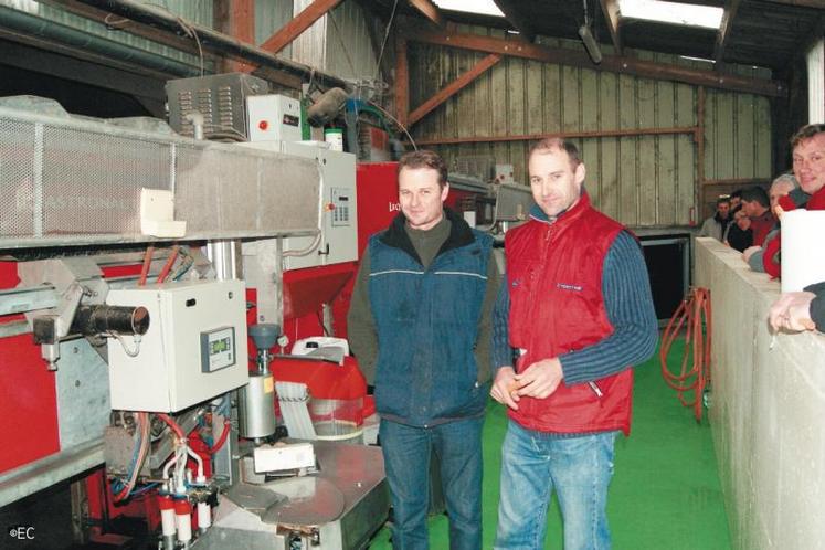 Thibault et Stéphane Hélaine : “nous ne regrettons pas le choix des robots de traite”. (ec)