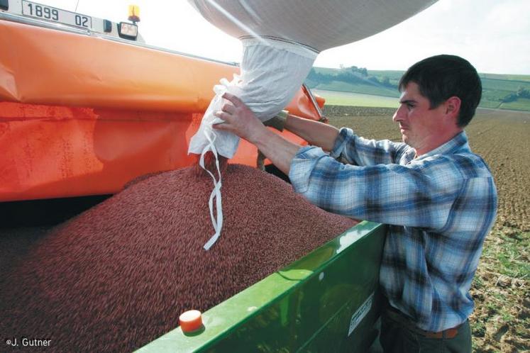 “Des agriculteurs sont aujourd’hui menacés sur un plan juridique. Il fallait rapidement mettre un terme à cette fragilité en sécurisant leur situation”.