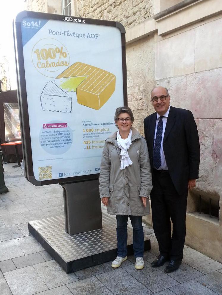 L’exposition, mettant à l’honneur les produits du Calvados, est visible dans la rue Saint-Pierre (centre-ville) à Caen, jusqu’au 7 décembre. A droite, Jean-Léonce Dupont lors de l’inauguration.