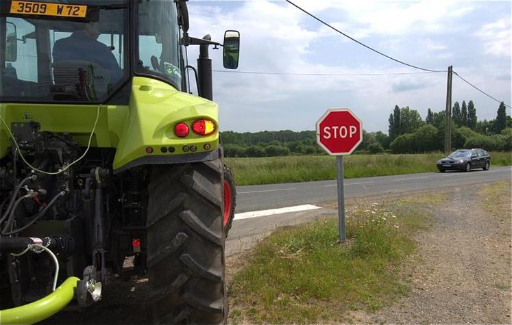 Groupama Centre Manche mène, sur son territoire, des réunions prévention sur des thèmes comme le Code de la Route, la réglementation routière agricole, les accidents de la vie courante ou encore le vol et la malveillance. (Bearde Talia)