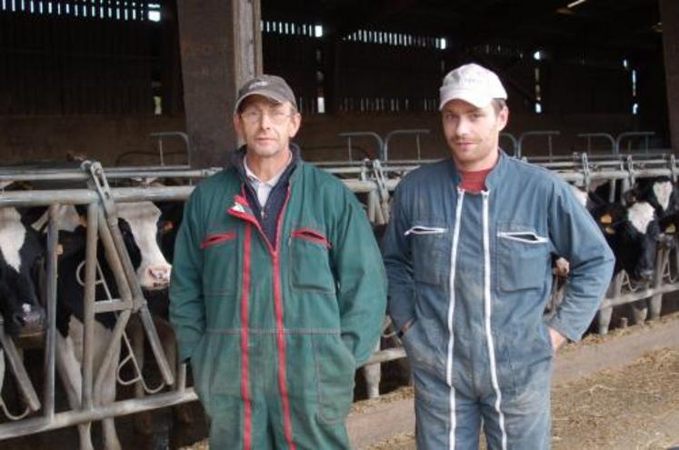 jean-Louis et David Lemasle, deux générations d’éleveurs au service de la Prim’Holstein.