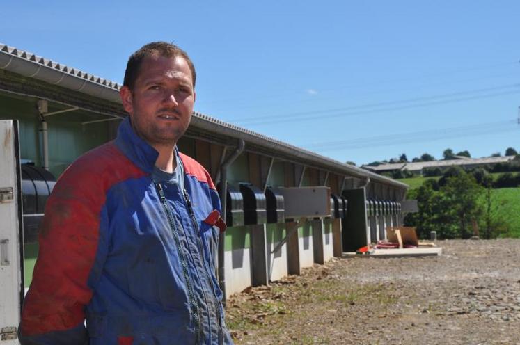 Boris Belliard, en Gaec avec sa maman, est à la tête d'un cheptel laitier, de taurillon, mais aussi d'une production de canards et d'une unité de méthanisation. DR