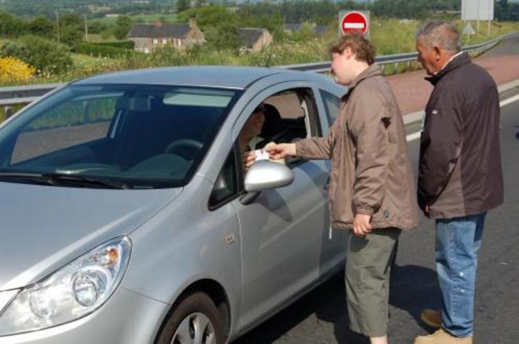 Pendant un mois les producteurs de lait, notamment dans l'Ouest, ont multiplié les actions pour faire monter le prix au litre.