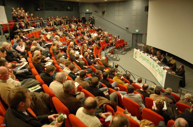 “Si les céréales françaises sont appréciées à l’export, c’est parce qu’elles sont panifiables avec des taux de protéines corrects, obtenus par des apports azotés mesurés et judicieux. Les élus de l’écologie politicienne, qui veulent nous faire diminuer les doses d’azote n’ont rien compris à l’économie et à l’agronomie. Pire encore, ils méconnaissent les besoins alimentaires des populations”, a affirmé Yves Julien dans son rapport d’orientation.