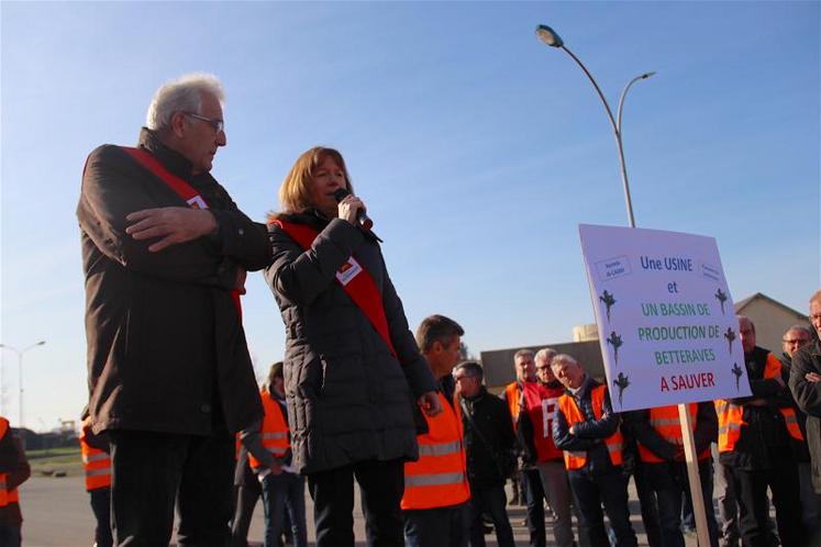 « Nous avons fait une campagne de 5 mois très très dure et on vient nous dire que tout est fini. Ce n’est pas acceptable, se fâchent les représentants syndicaux FO (Force Ouvrière). Il faut tenir tête aux