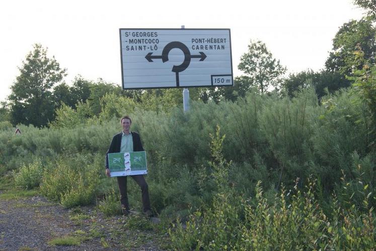 Jean-Hugues Lorault, vice-président des JA sur l’ex-future zone de St Georges de Montcoq, “chaque seconde, 24 m2 disparaissent en France au profit de l’urbanisation, pénalisant le monde agricole”.