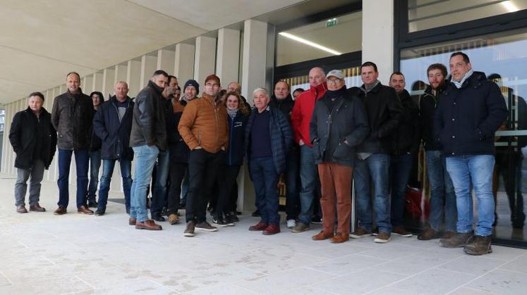 Plus d'une quarantaine de personnes sont venues apporter leur soutien aux cinq agriculteurs, jeudi 13 février 2020 au tribunal de grande instance de Caen.