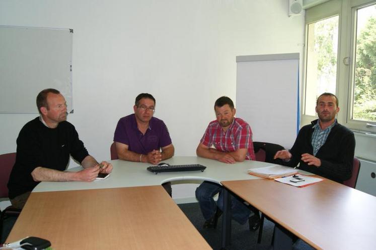 Réunis à Caen, mercredi soir, les représentants des différents groupements normands Lactalis veulent revoir les clauses du contrat de contractualisation établi par cette société "pour établir un partenariat gagnant/gagnant".