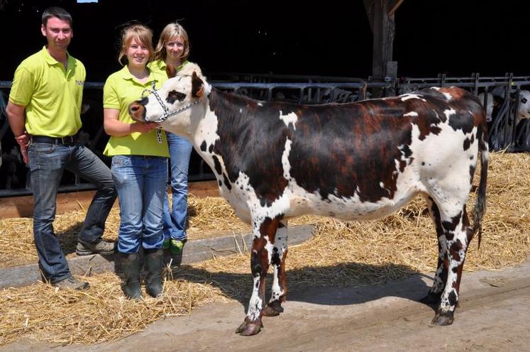 Simon Mazier, Barbara Paris et Charline Queguiner vous donne rendez-vous du 19 au 22 juillet, à la foire de la Madeleine, à Mayenne.