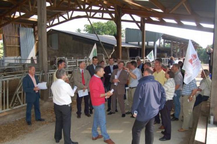 Plus d’une heure d’échanges sur les problèmes rencontrés par les agriculteurs manchois.