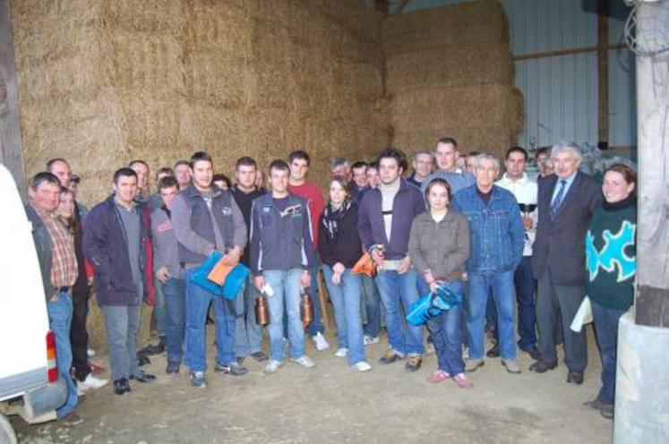 Participants et organisateurs à l’issue de la remise des prix.