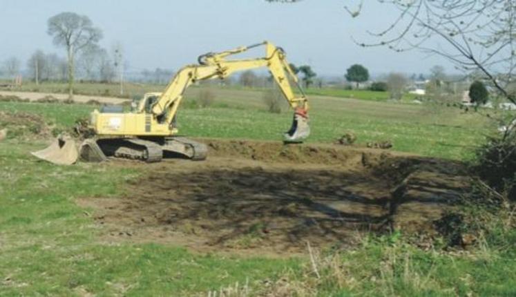 Création d’un talus d’angle pour lutter contre l’érosion.