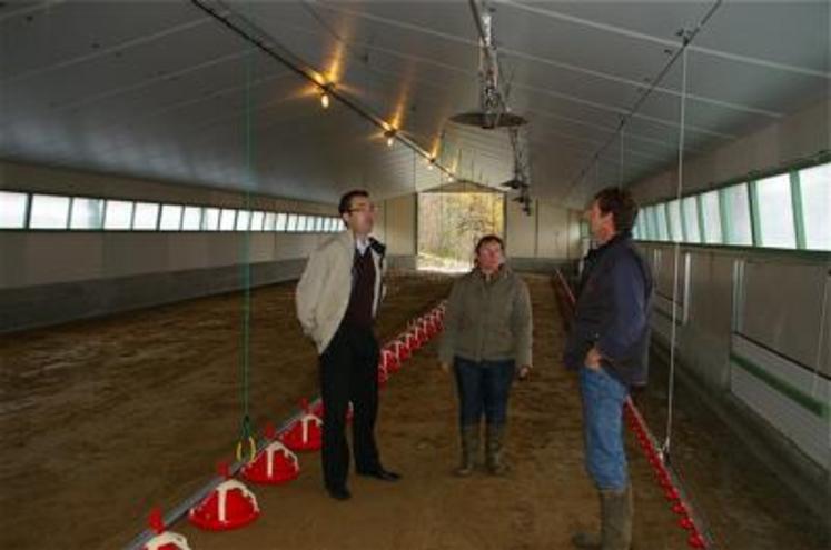 Vous pourrez visiter ce bâtiment de 400 m2 le jeudi 4 décembre prochain. Renseignements auprès de Jean-Pierre Goulet (société Huttepain Aliments) au 02 43 83 80 85 ou au 06 72 90 83 07.