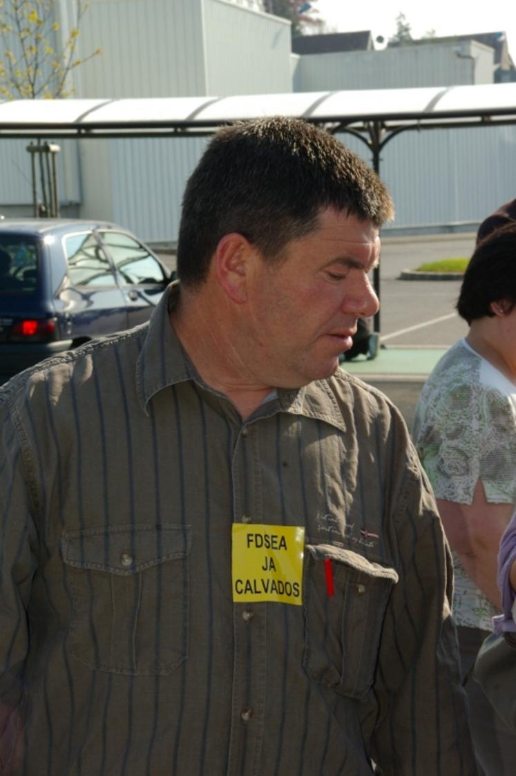 En discussion avec le directeur du Leclerc d'Argentan