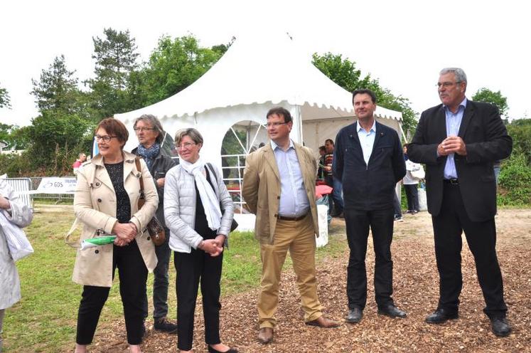 Daniel Génissel, président de la Chambre d’agriculture de Normandie, et Pascal Férey, président de la Chambre de la Manche, ont accueilli les élus et les partenaires de la journée.