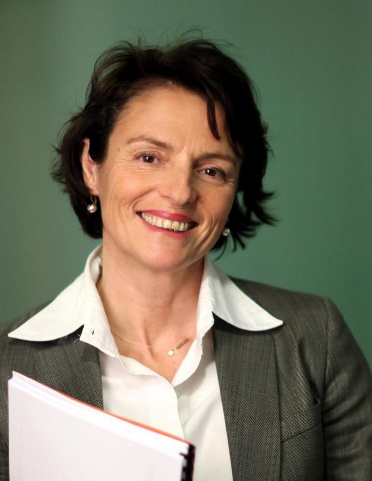 Nicole Gourmelon, quarante sept ans, a débuté sa carrière en 1982 au Crédit Agricole du Finistère.