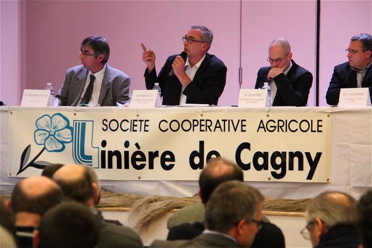 "Il est important pour nous de maintenir une filière locale de production de semences. Chacun, dans ses choix, doit en apprécier l'origine," a souligné Emmanuel Frimout, président de la coopérative linière de Cagny.