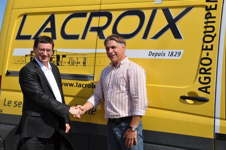 Pascal Blanchard et Laurent Carpentier. Le groupe Blanchard compte sur la société Lacroix pour poursuivre son développement en Basse-Normandie se fondant sur des valeurs fortes pour réussir : professionnalisme, esprit d’équipe et performances. Le but est de proposer tous les matériels et services adaptés aux besoins de la clientèle et de la satisfaire au mieux dans la durée.