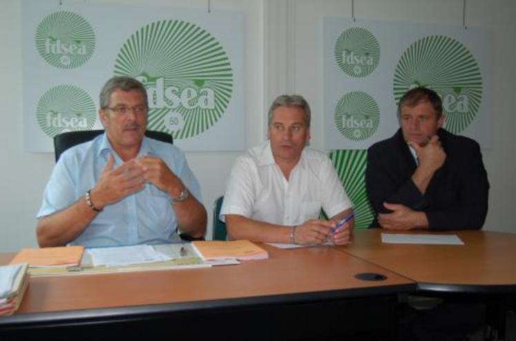 Pascal férey, Hervé Marie, Philippe Faucon, “Le premier semestre 2010 ne va pas être facile pour les laitiers, d’autant plus que le soja est reparti à la hausse”.