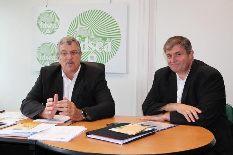 Pascal Férey et Philippe Faucon FDSEA 50) “ « Nous défendons les paysans dans un protocole bien spécifique, signé entre la FDSEA, la Chambre d’Agriculture et RTE”. 