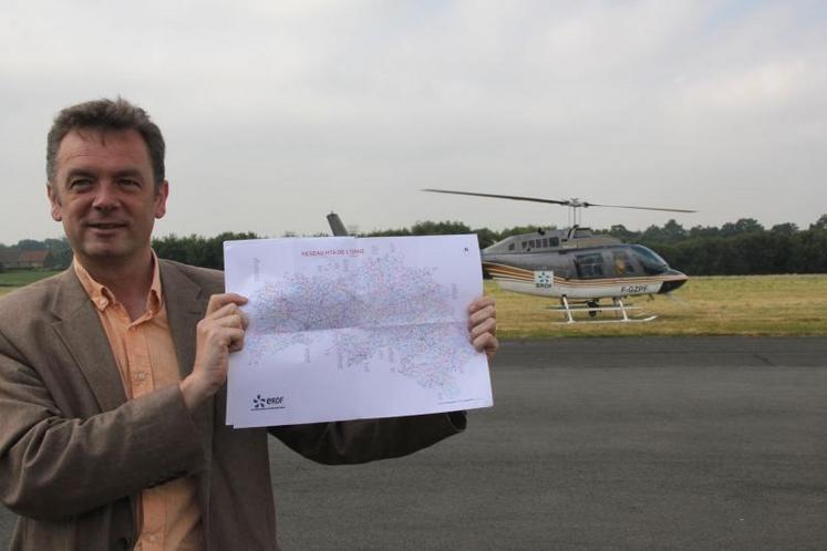 Philippe Drillon, de la communication d’ERDF Normandie, direction de l’Orne, présente la carte du réseau HTA du département.