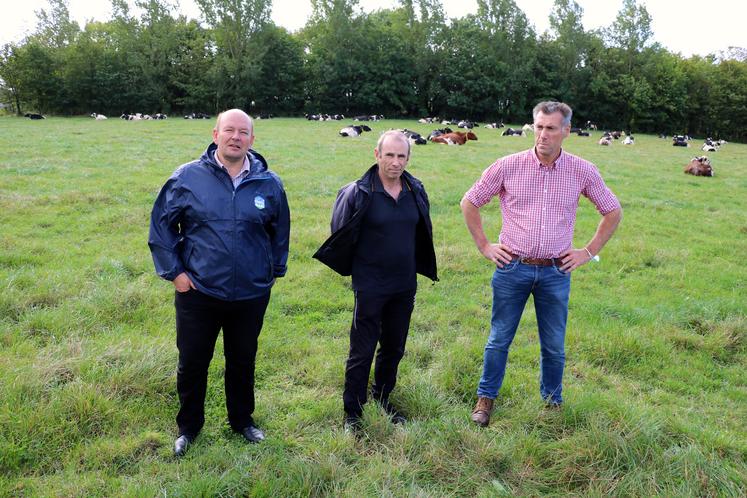 Éric Hatteville, Philippe Marie et Ludovic Blin, respectivement responsables lait pour les FDSEA 61, 14 et 50/région.