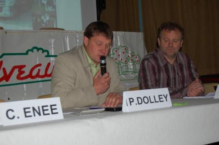 Philippe Dolley (au centre), président de Copleveau, “l’avenir de la viande bovine dans les exploitations passe notamment par une adaptation du produit au marché pour optimiser le meilleur prix de vente.