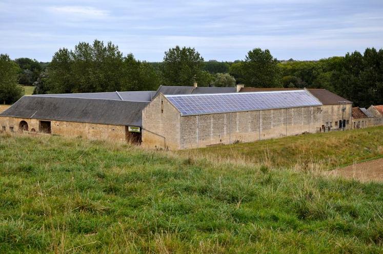 Selon la FNSEA, la surdotation des 52 premiers hectares "va encourager un certain nombre d’agriculteurs à optimiser le dispositif (travail à façon, scission d’exploitation, maintien en activité…) pour bénéficier de la surdotation sans raison économique".