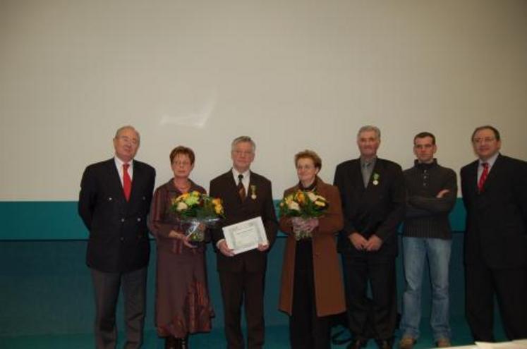 Daniel Delentaigne et Denis Lavielle (président et directeur-adjoint du GDS) ont reçu les insignes de Chevalier et d’Officier du Mérite Agricole, à l’issue de l’assemblée générale.